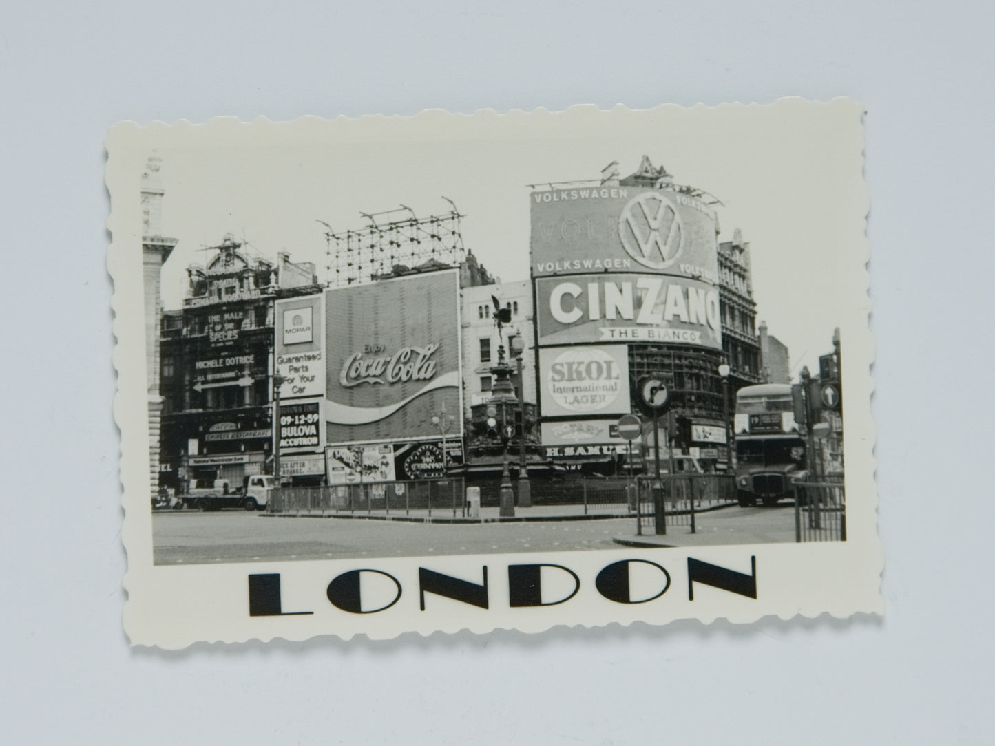 London, Piccadilly Circus Memorial Fountain, 1974
